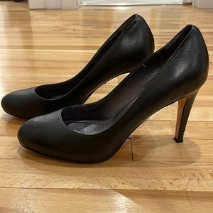 Cole Haan Nike air black pump